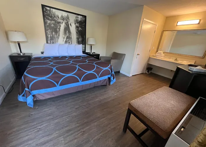 Super 8 By Wyndham Red Bluff