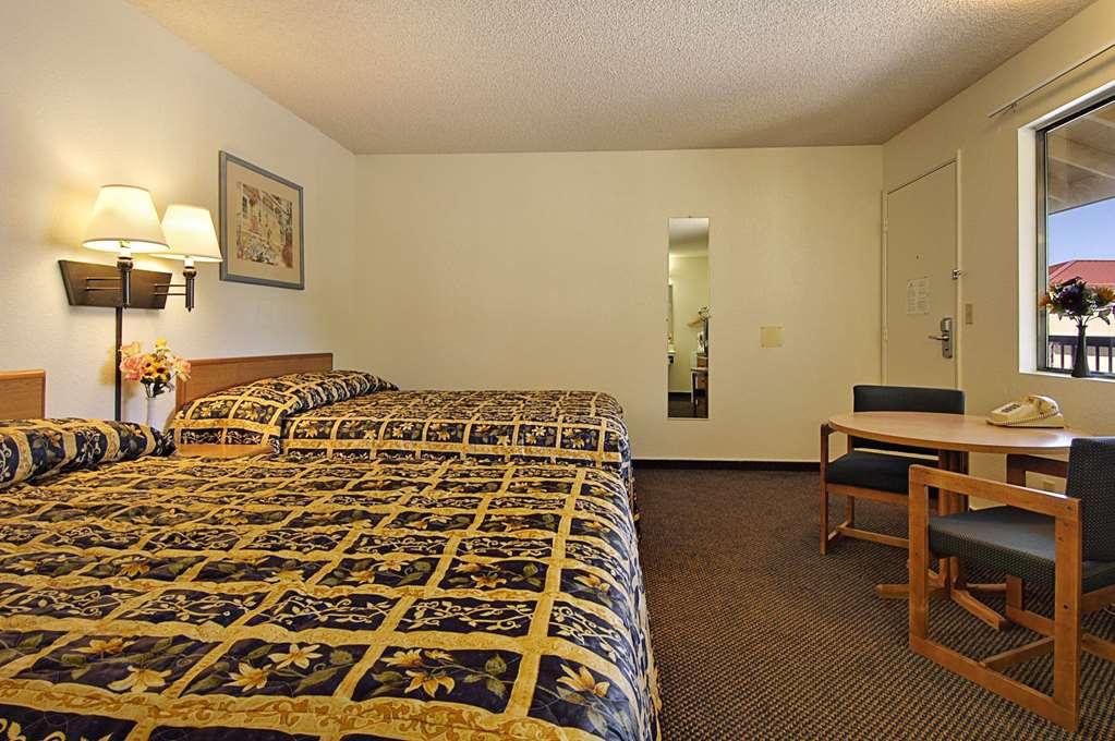 Super 8 By Wyndham Motel