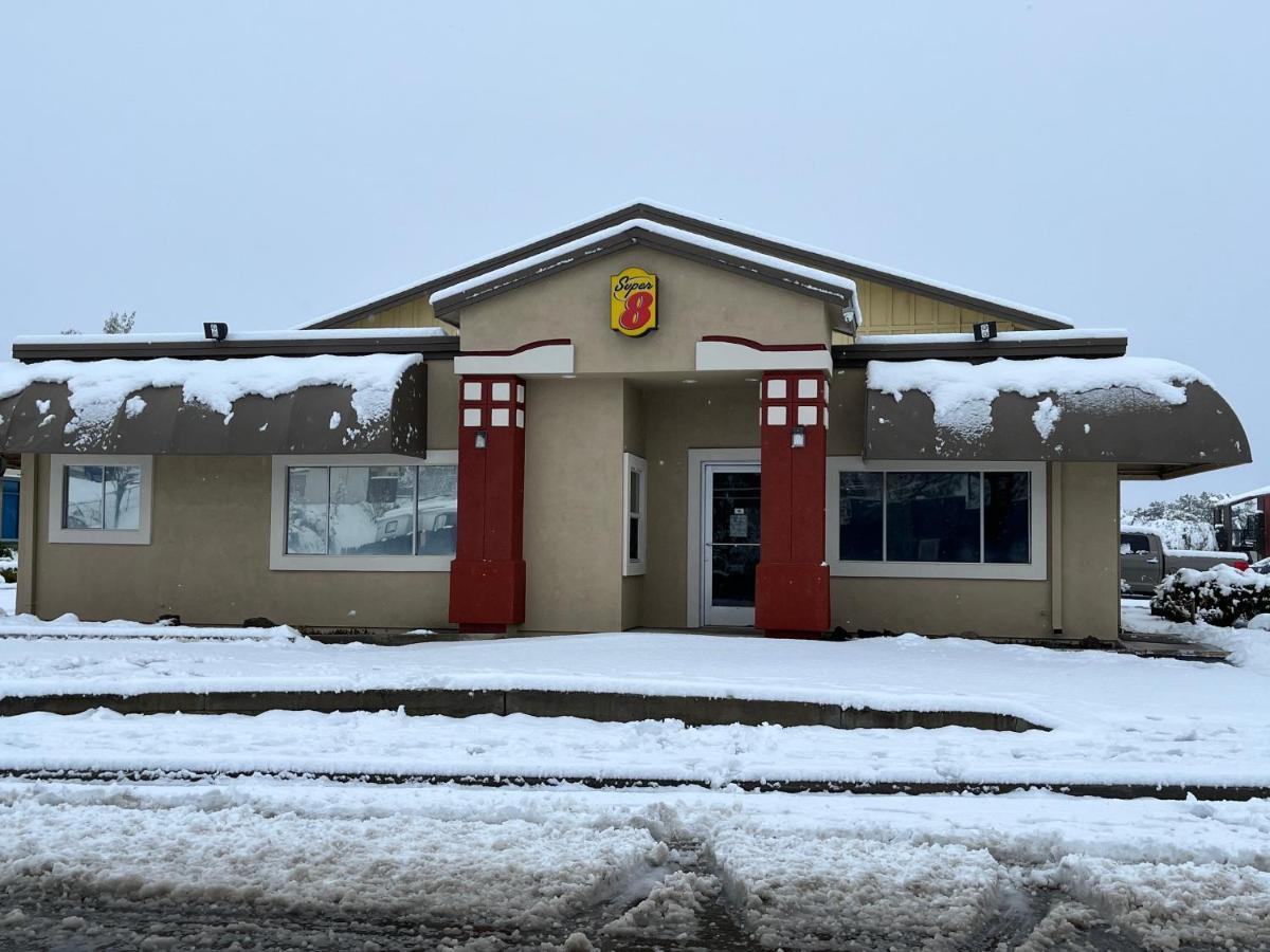 Super 8 By Wyndham Motel Red Bluff