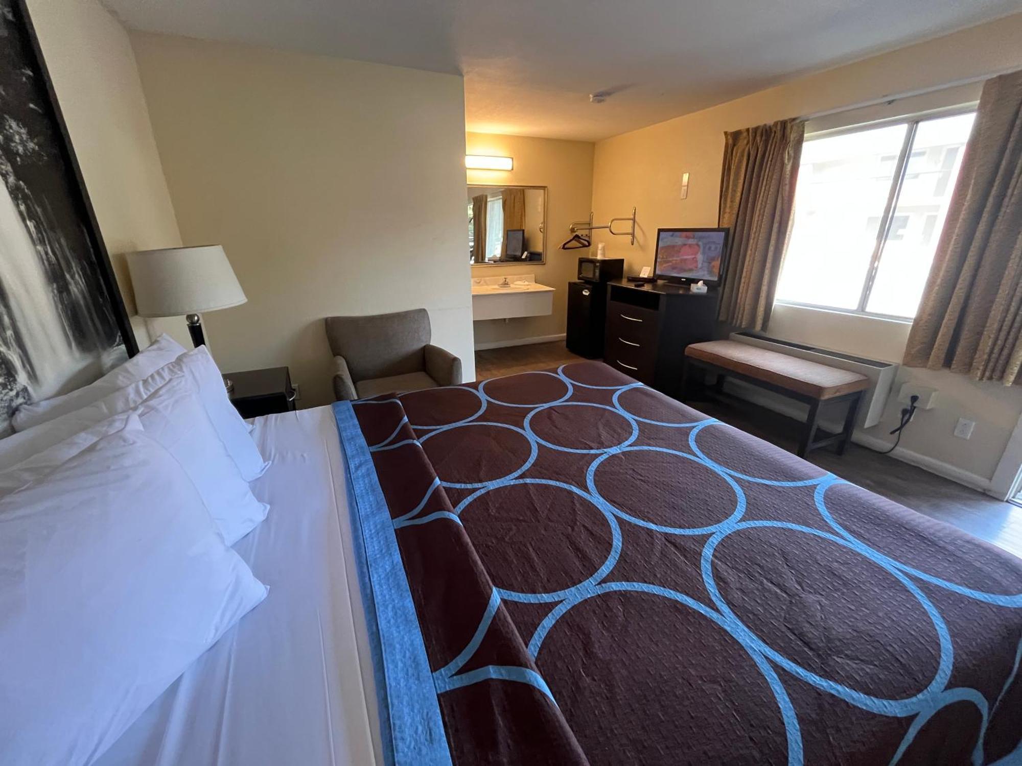 Super 8 By Wyndham 2*