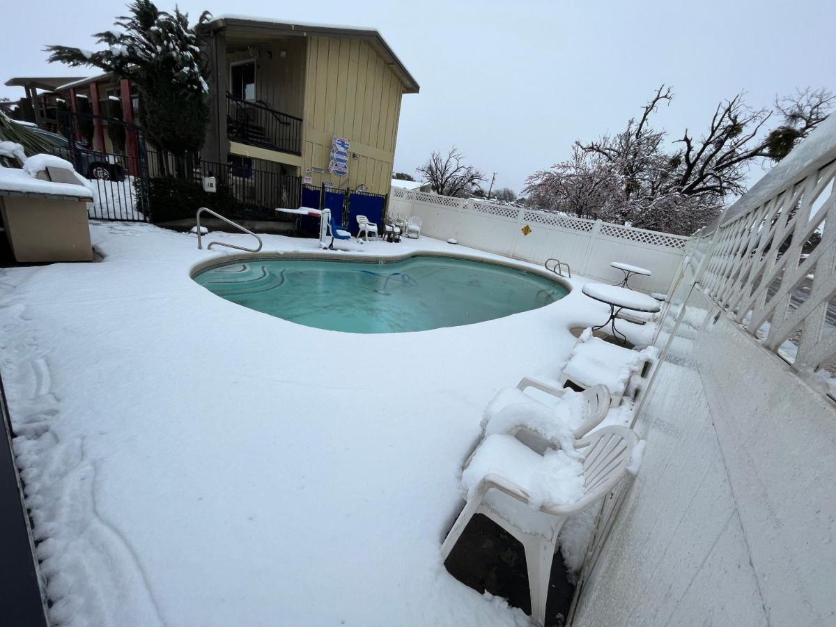 Super 8 By Wyndham Motel Red Bluff